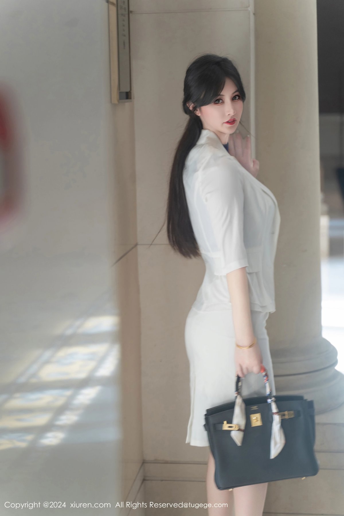 【XIUREN秀人網】20241021Vol9319詩詩kiki【98P】-[秀人套图]