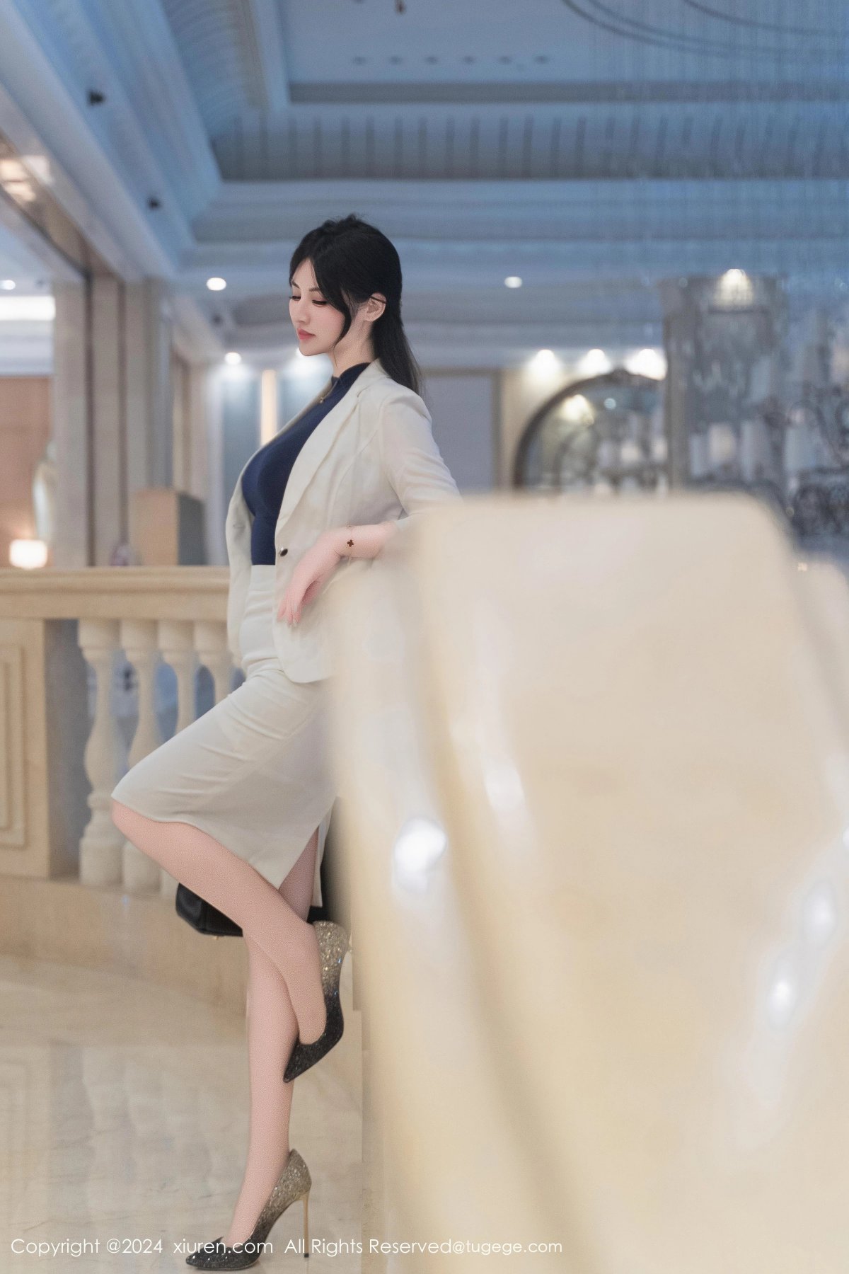 【XIUREN秀人網】20241021Vol9319詩詩kiki【98P】-[秀人套图]