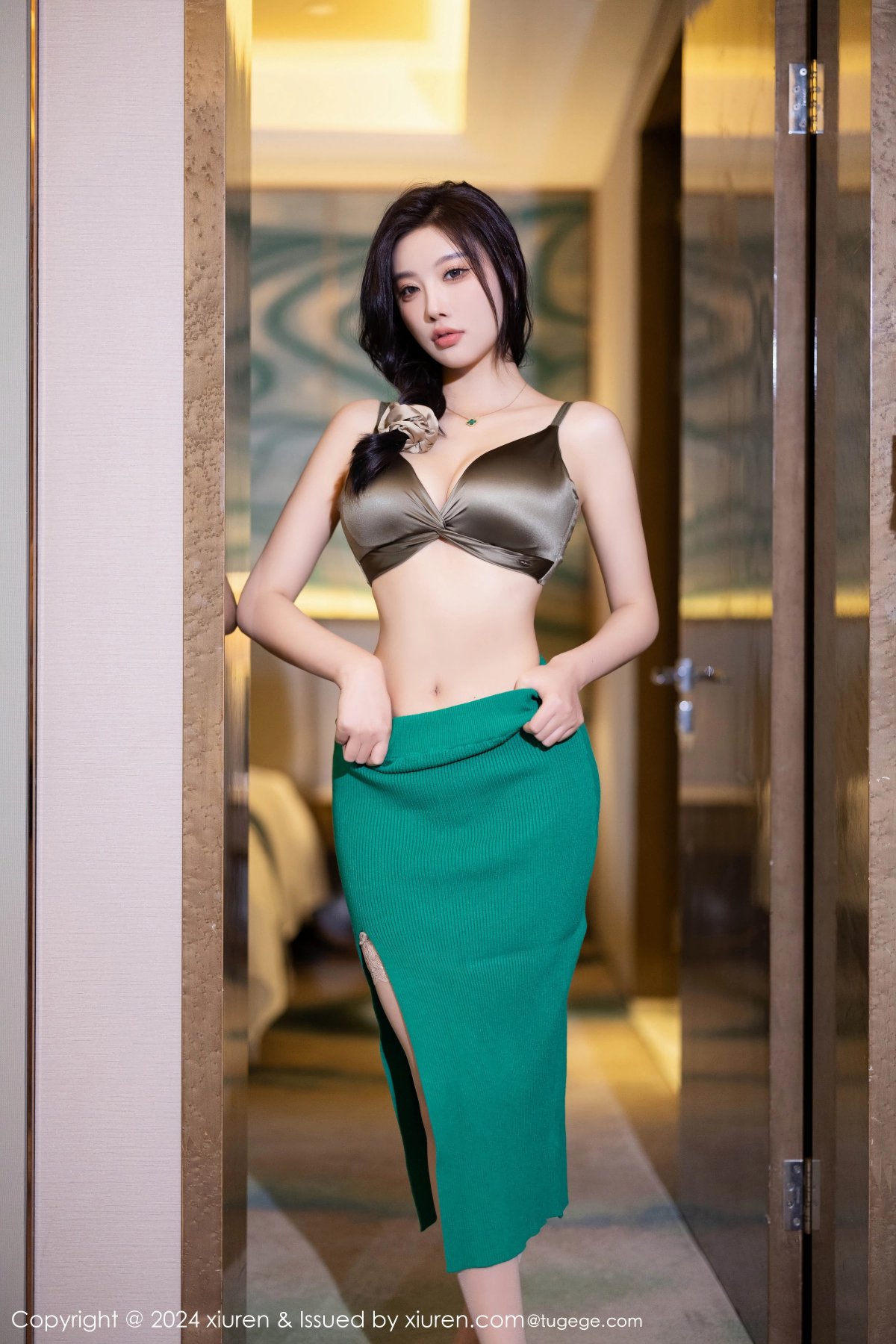 【XIUREN秀人網】20241018Vol9313楊晨晨Yome【82P】-[秀人套图]