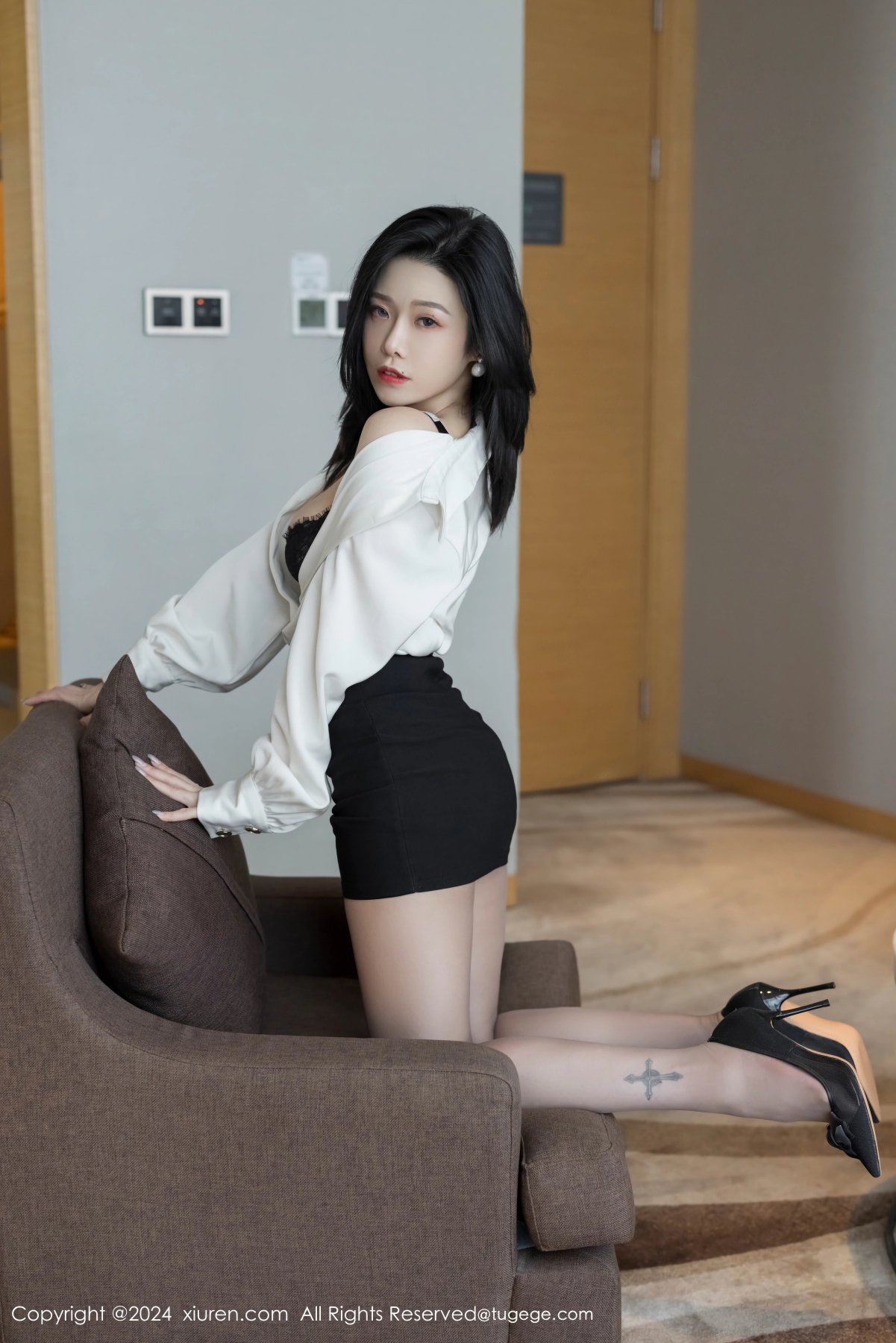 【XIUREN秀人網】20241023Vol9329luvian本能【42P】-[秀人套图]