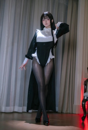 嶼魚 黑絲修女【40P】 - COSPLAY