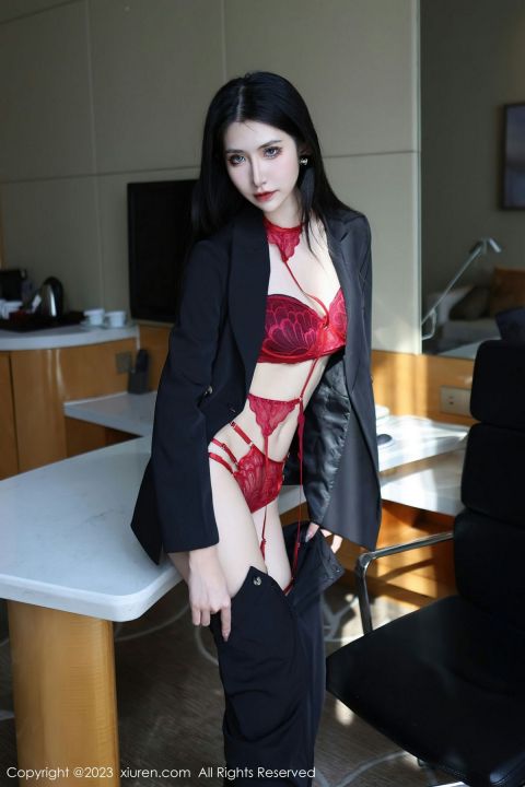 【XiuRen秀人網】20230313Vol6402依娜Yina【112P】-XIUREN秀人网