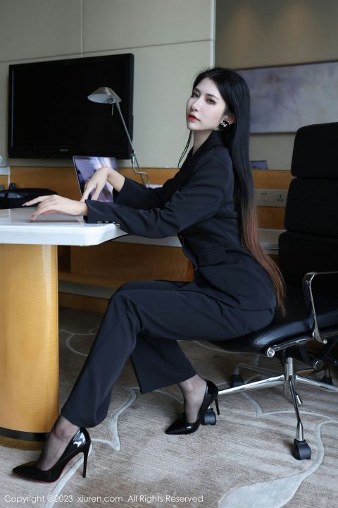 【XiuRen秀人網】20230313Vol6402依娜Yina【112P】-XIUREN秀人网