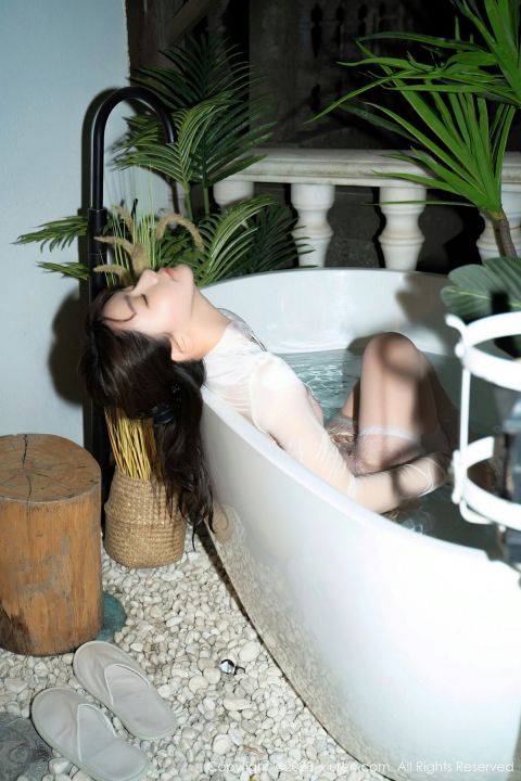 【XiuRen秀人網】20230329Vol6489婠婠麽【66P】-XIUREN秀人网