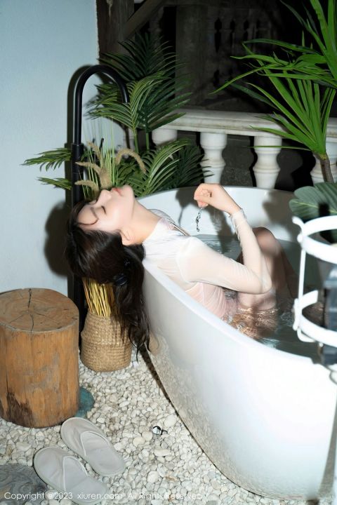 【XiuRen秀人網】20230329Vol6489婠婠麽【66P】-XIUREN秀人网