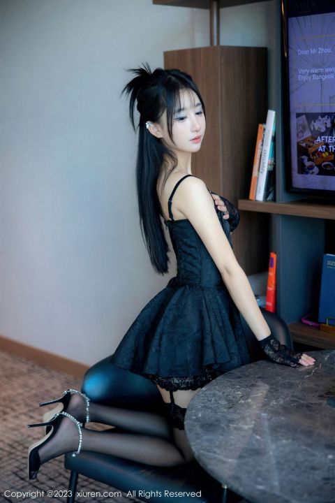 【XiuRen秀人網】20230403Vol6516小果凍兒【79P】-XIUREN秀人网