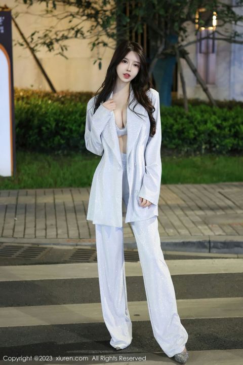 【XiuRen秀人網】20230420Vol6605玉兔miki【82P】-XIUREN秀人网