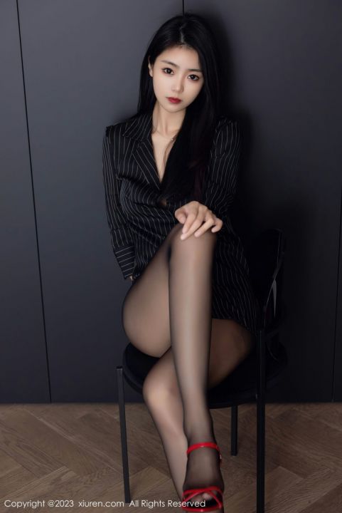 【XiuRen秀人網】20230505Vol6677可樂Vicky【77P】-XIUREN秀人网