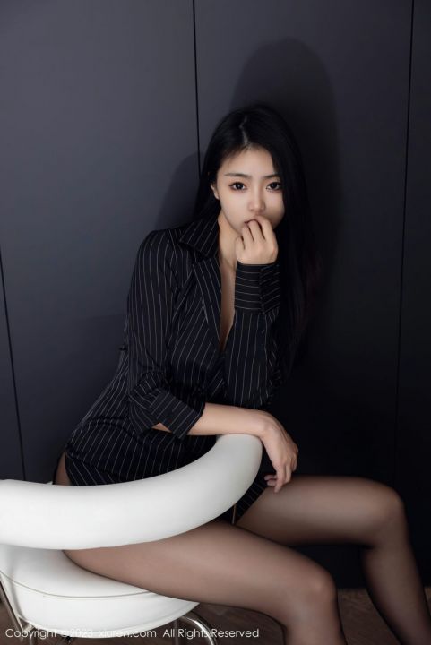 【XiuRen秀人網】20230505Vol6677可樂Vicky【77P】-XIUREN秀人网