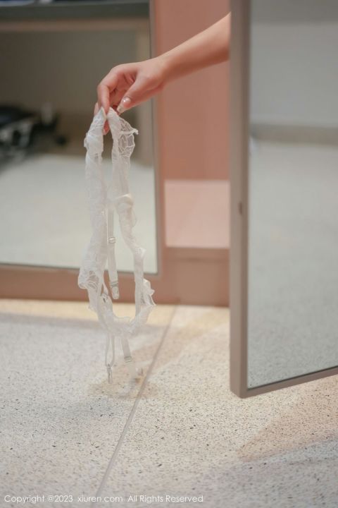 【XiuRen秀人網】20230512Vol6729laura阿姣【66P】-XIUREN秀人网