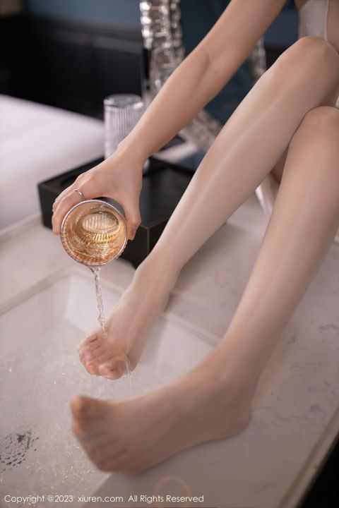 【XiuRen秀人網】20230512Vol6732魚子醬Fish【80P】-XIUREN秀人网