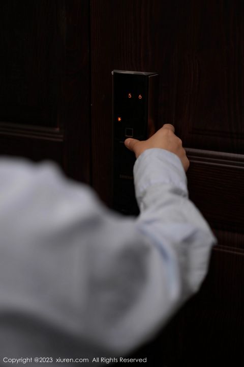 【XiuRen秀人網】20230615Vol6922laura阿姣【77P】-XIUREN秀人网