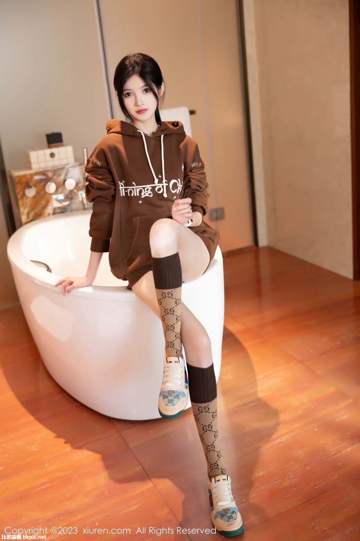 【XiuRen秀人網】20231010Vol7488程程程-完整版無水印寫真【81P】-XIUREN秀人网