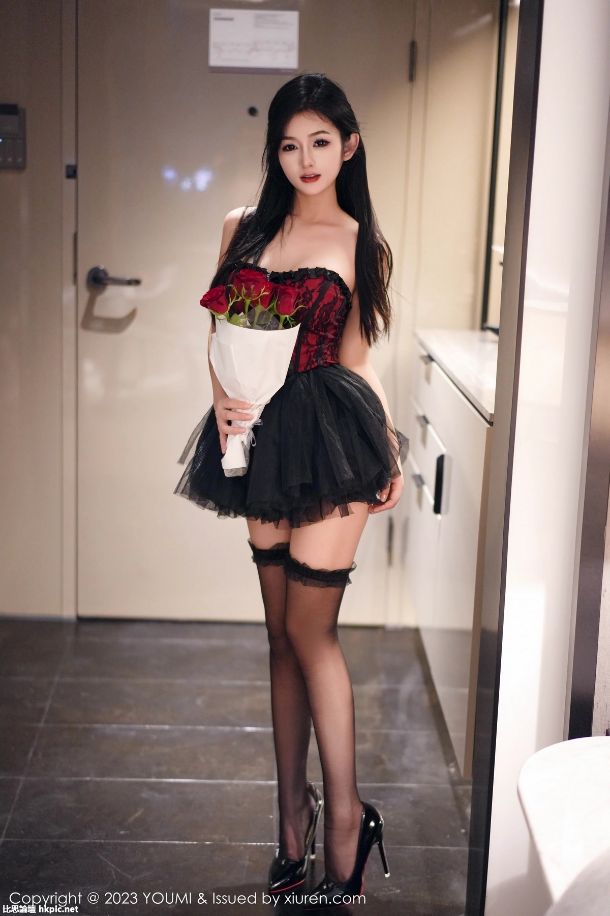 【YOUMI尤蜜荟】20231010Vol991譚小靈【74P】-XIUREN秀人网