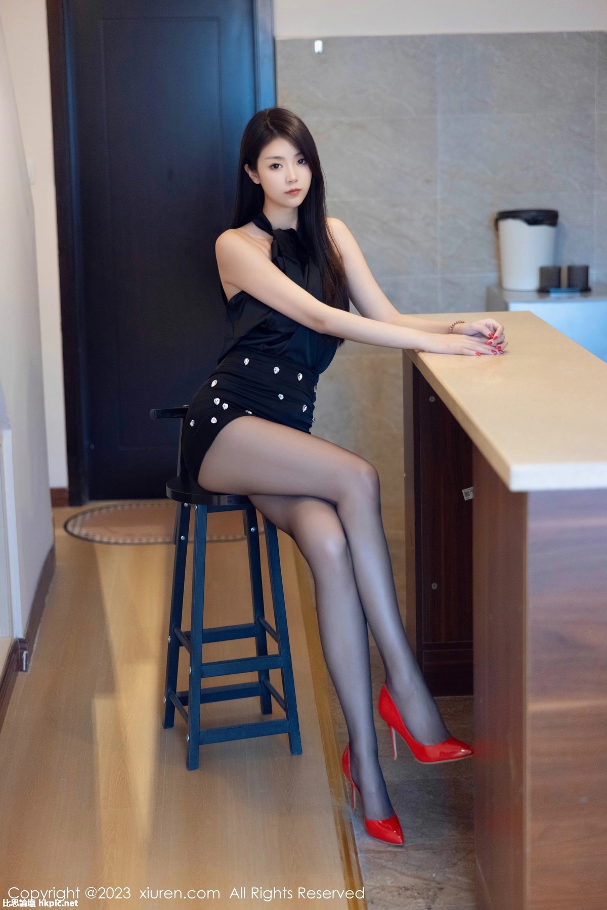 【XiuRen秀人網】20231019Vol7535可樂Vicky【82P】-XIUREN秀人网