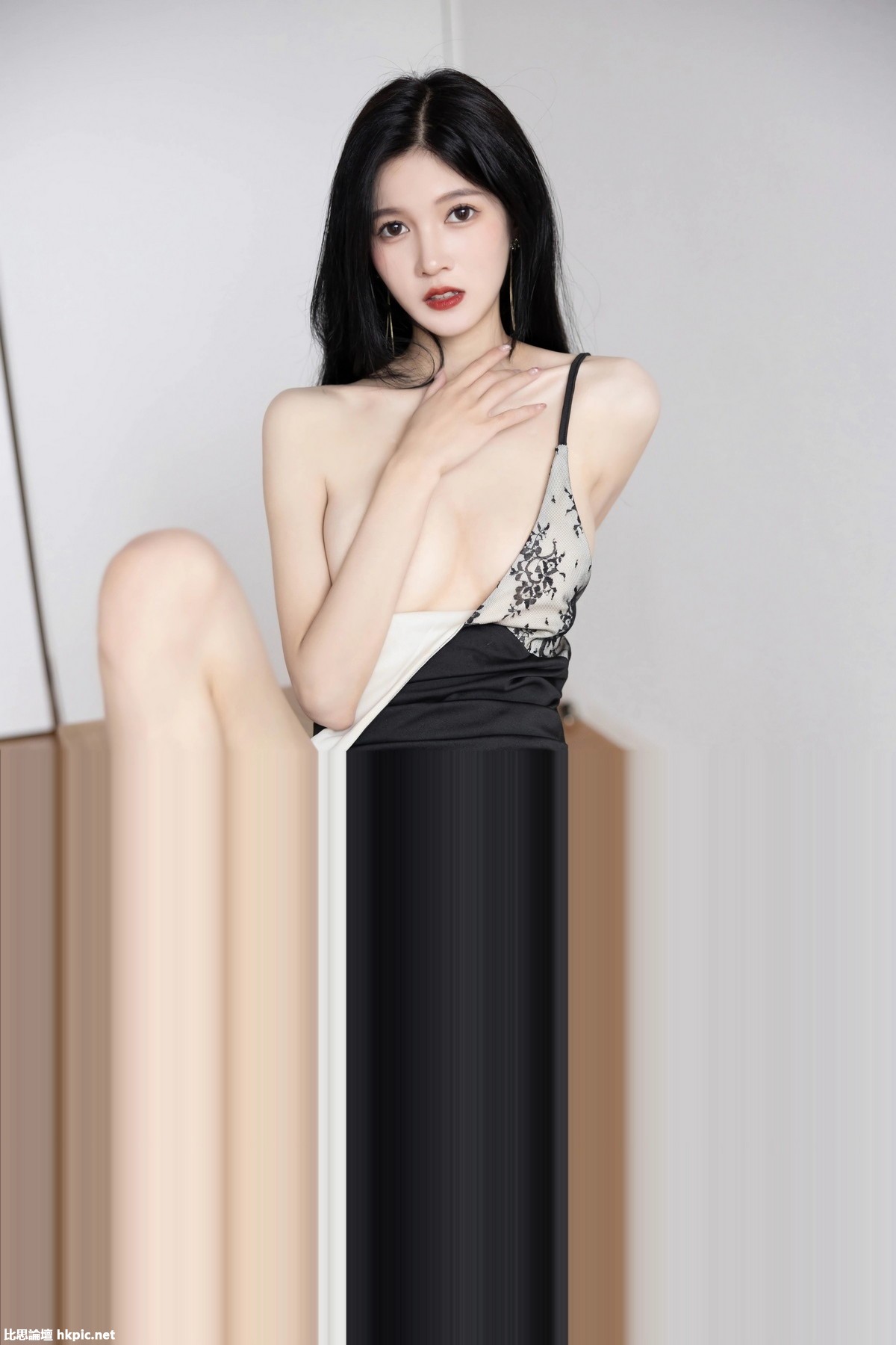 【XiuRen秀人網】20231024Vol7556程程程-完整版無水印寫真【84P】-XIUREN秀人网