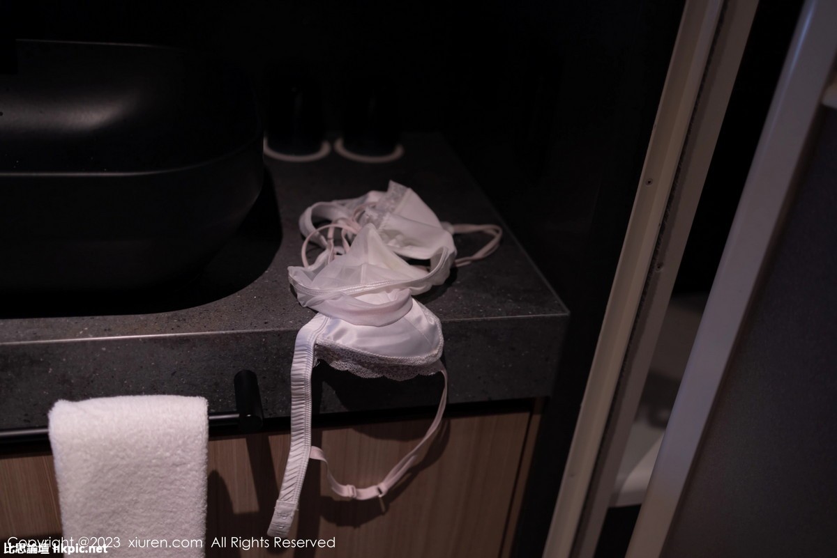 【XiuRen秀人網】20231117Vol7681魚子醬Fish【81P】-XIUREN秀人网