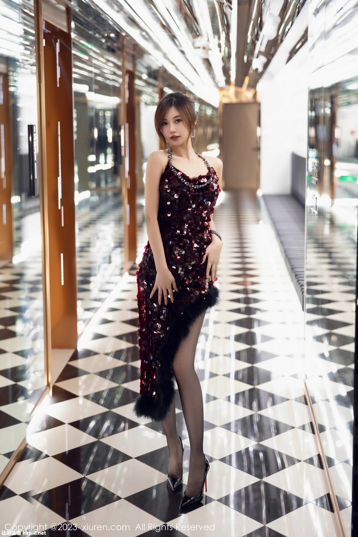 【XiuRen秀人網】20231117Vol7679绮里嘉ula【98P】-XIUREN秀人网