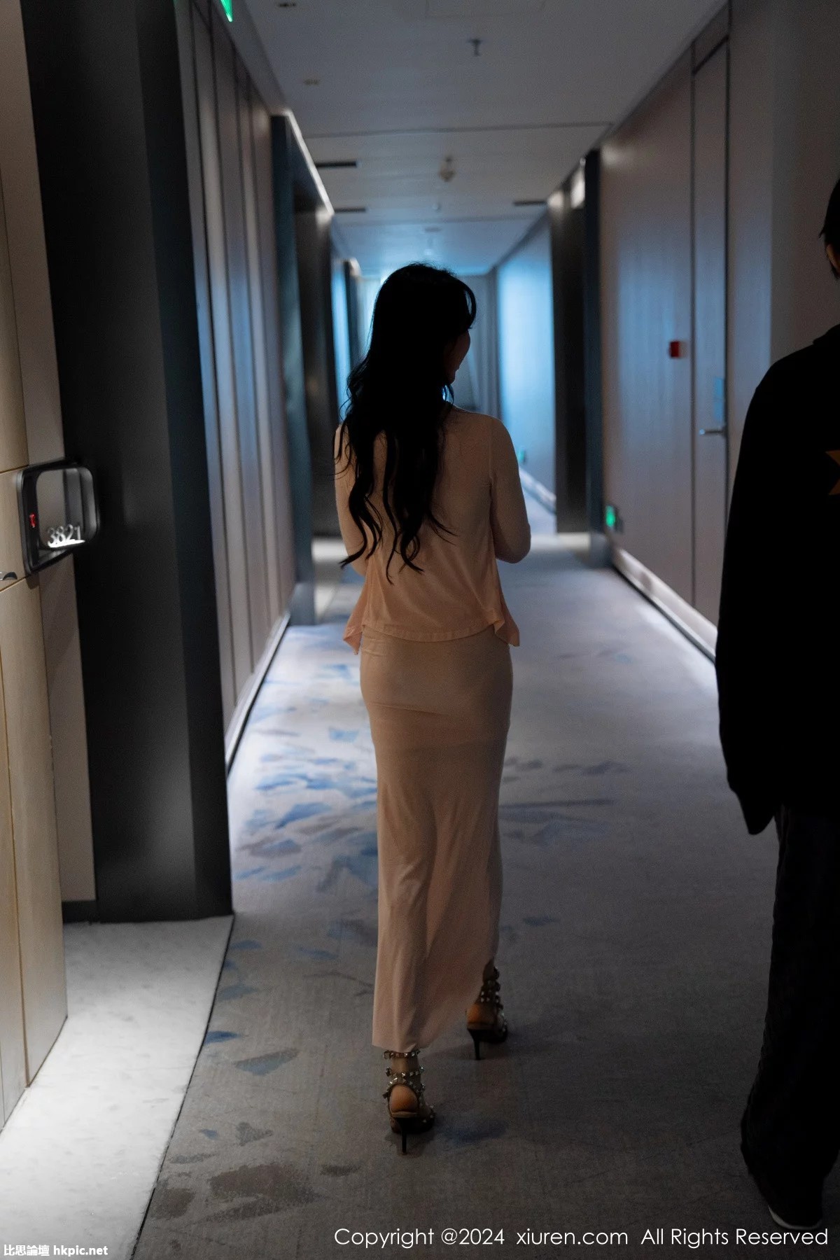 【XiuRen秀人網】20240111Vol7945利世【96P】-XIUREN秀人网