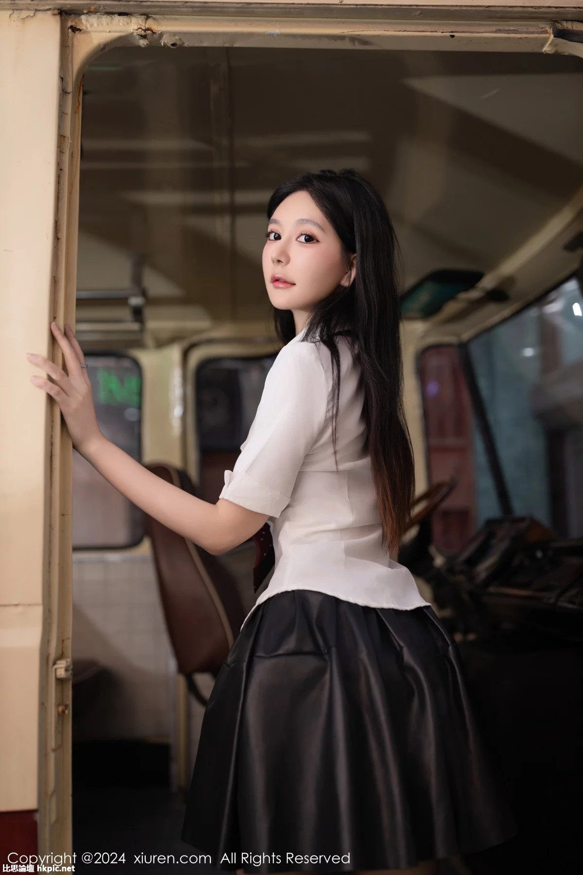 【XiuRen秀人網】20240112Vol7957怮怮【80P】-XIUREN秀人网