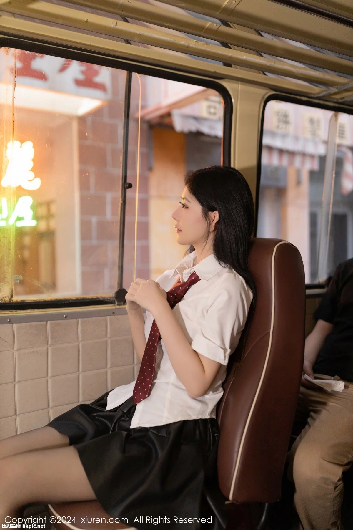 【XiuRen秀人網】20240112Vol7957怮怮【80P】-XIUREN秀人网