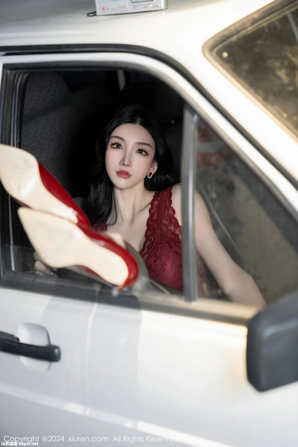 【XiuRen秀人網】20240119Vol7993周于希Sally【93P】-XIUREN秀人网