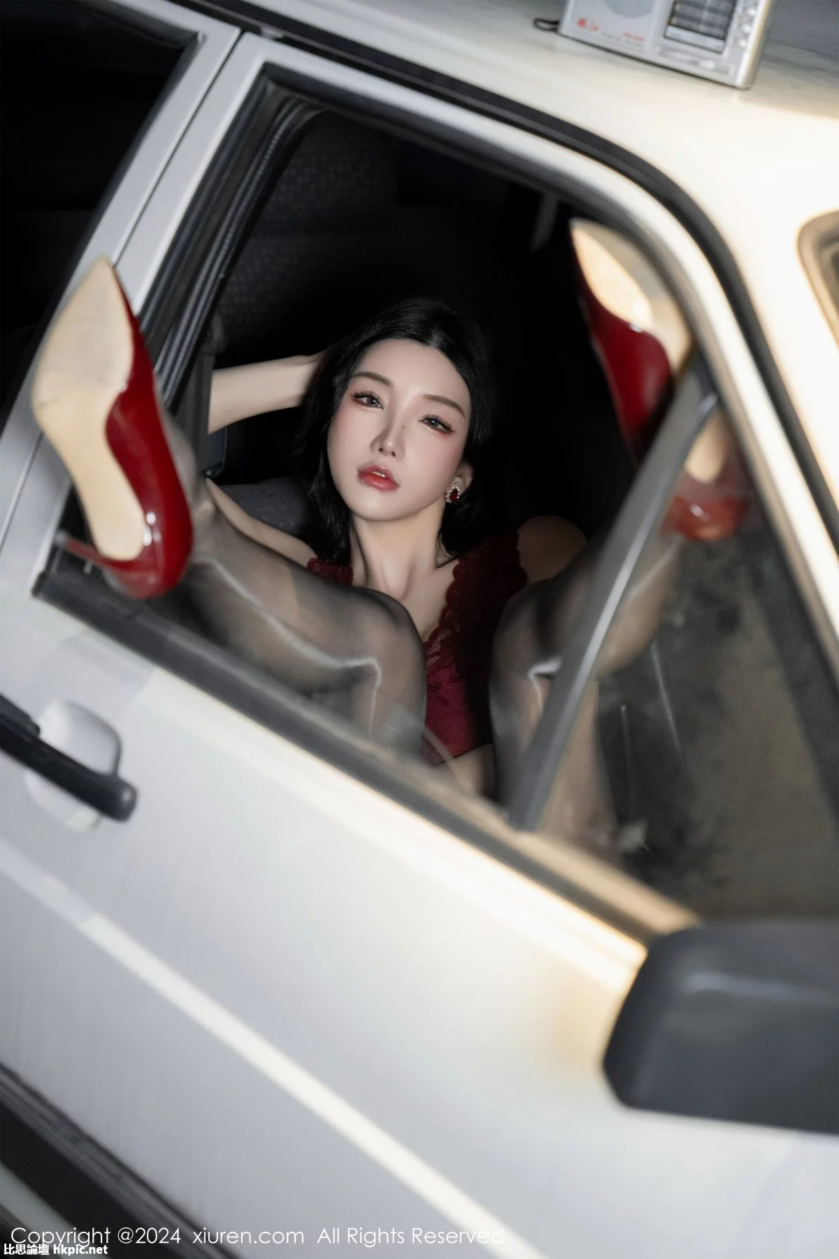 【XiuRen秀人網】20240119Vol7993周于希Sally【93P】-XIUREN秀人网