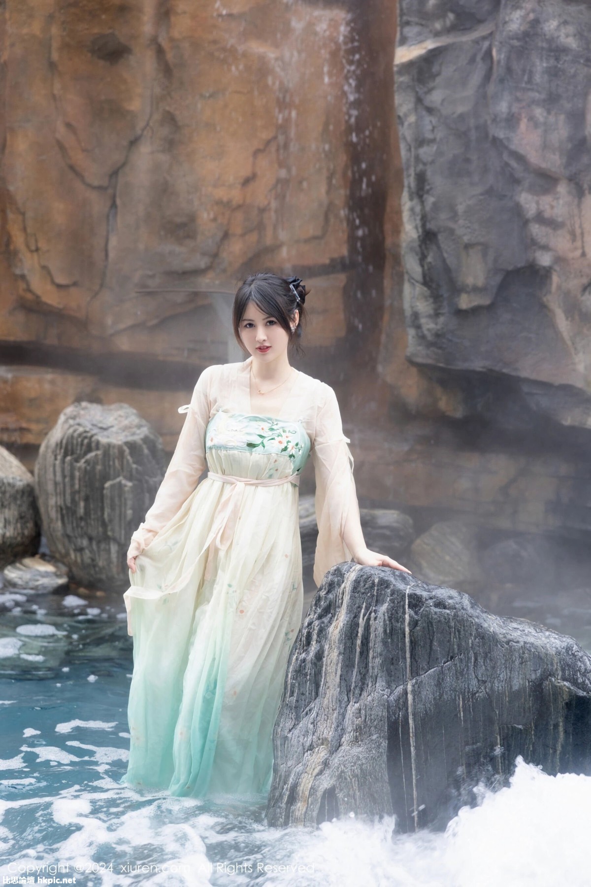 【XiuRen秀人網】20240222Vol8128詩詩kiki【82P】-XIUREN秀人网