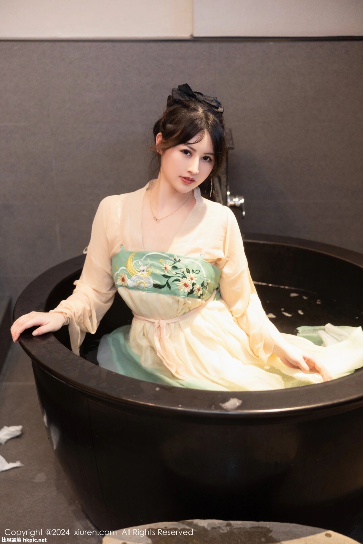 【XiuRen秀人網】20240222Vol8128詩詩kiki【82P】-XIUREN秀人网