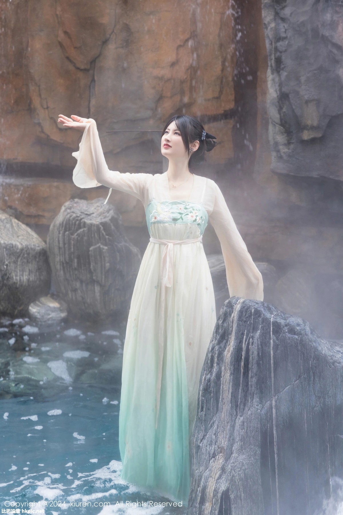 【XiuRen秀人網】20240222Vol8128詩詩kiki【82P】-XIUREN秀人网