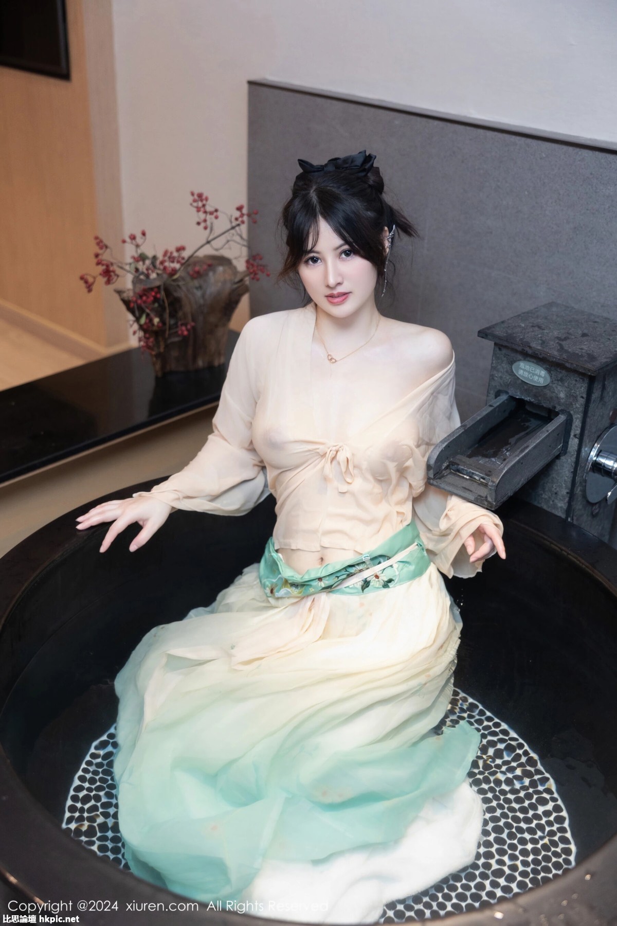 【XiuRen秀人網】20240222Vol8128詩詩kiki【82P】-XIUREN秀人网