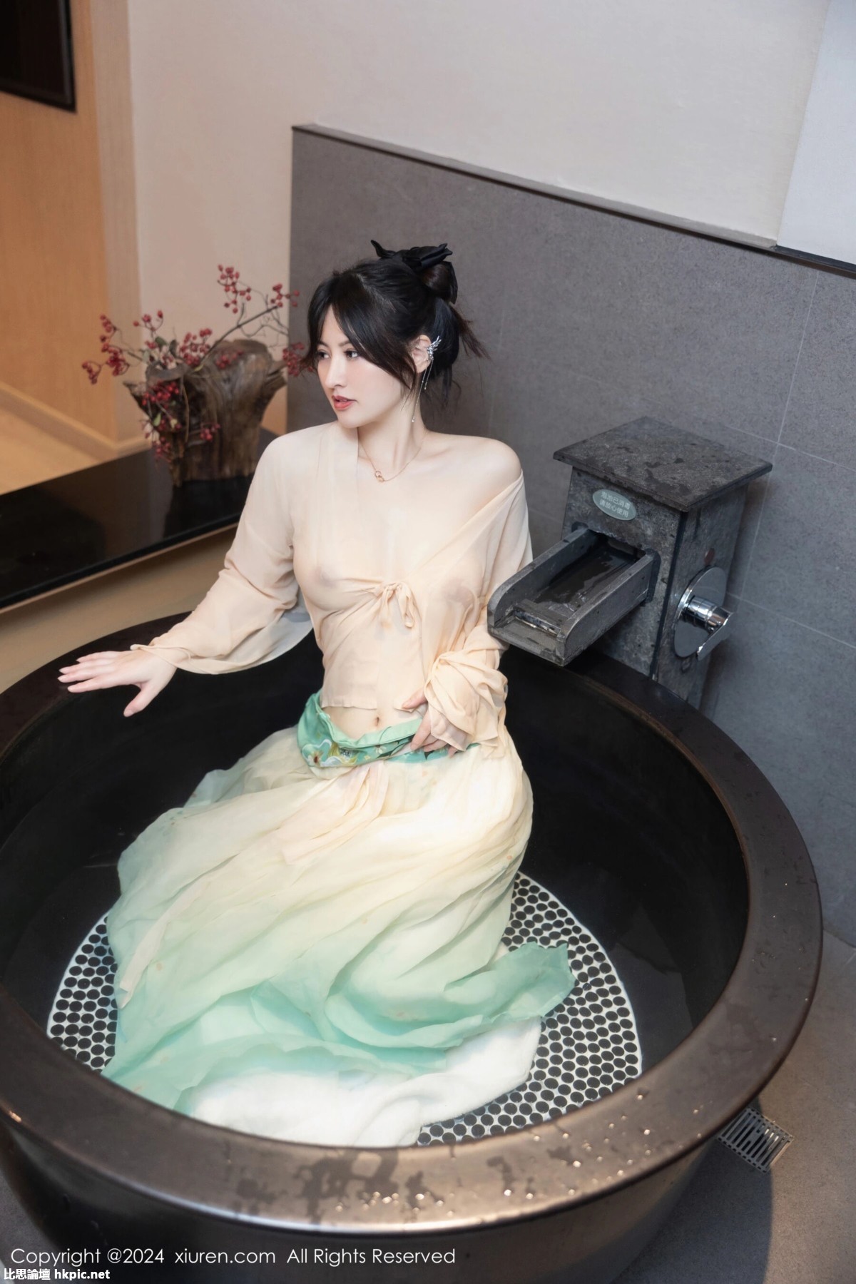 【XiuRen秀人網】20240222Vol8128詩詩kiki【82P】-XIUREN秀人网