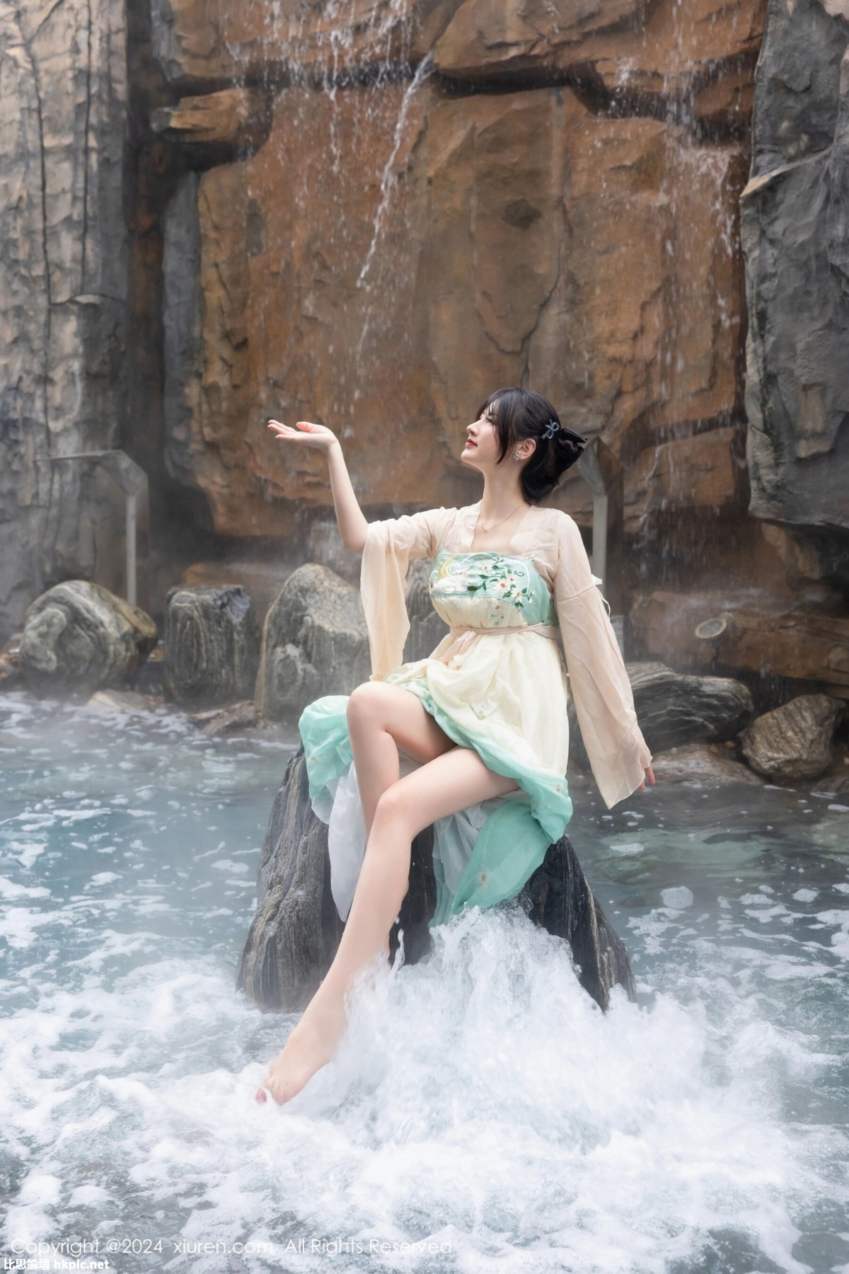 【XiuRen秀人網】20240222Vol8128詩詩kiki【82P】-XIUREN秀人网