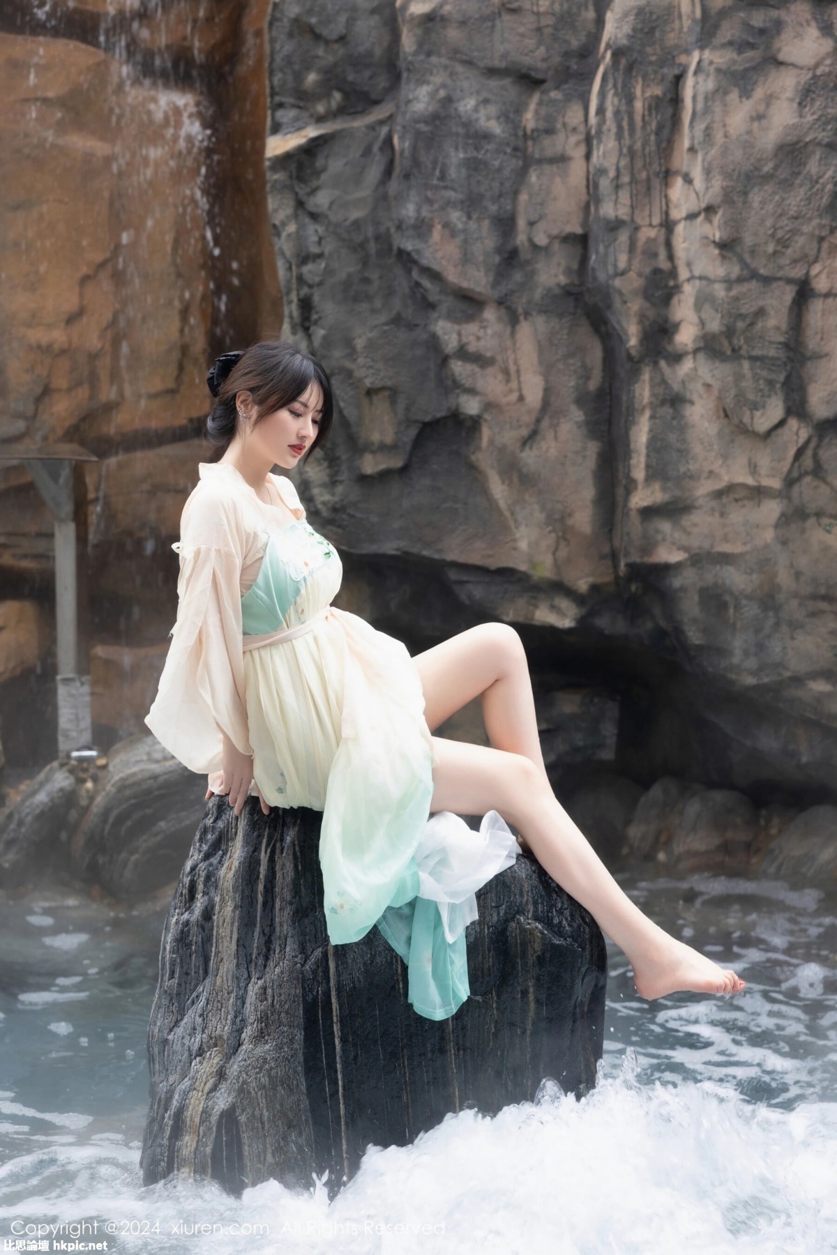 【XiuRen秀人網】20240222Vol8128詩詩kiki【82P】-XIUREN秀人网