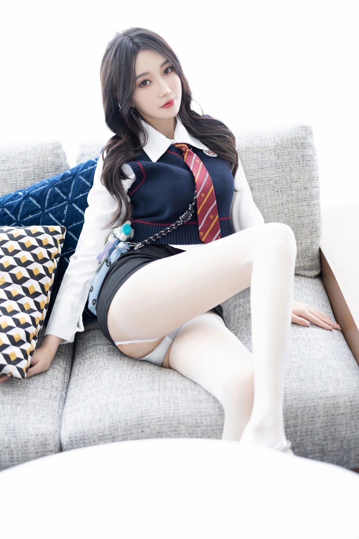 【XiuRen秀人網】20240318Vol8247玥兒玥【82P】-XIUREN秀人网